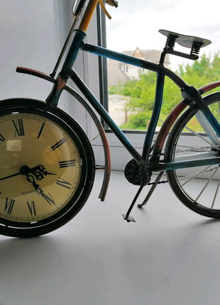 Продам настільний годинник - велосипед.2 фото