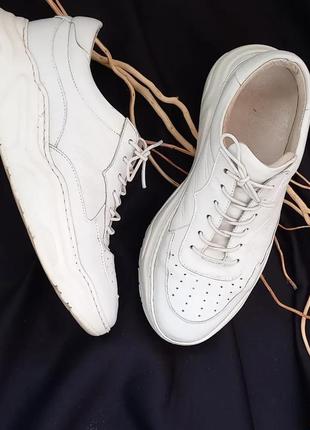 Белые кроссовки городские кроссовки натуральная кожа