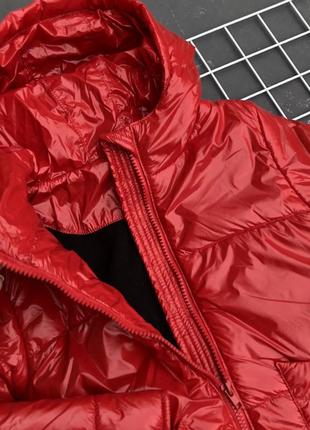 Куртка з лаку монклер червоного демі до 0 градусів8 фото