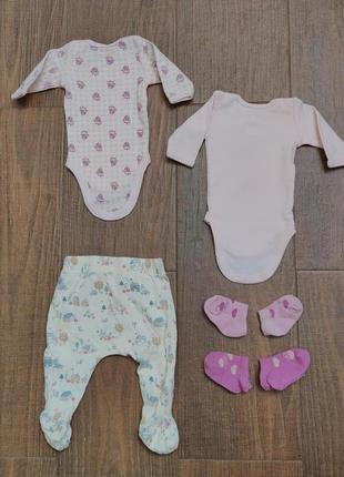 Комплект речей для новонародженої дівчинки боді повзунки носочки2 фото