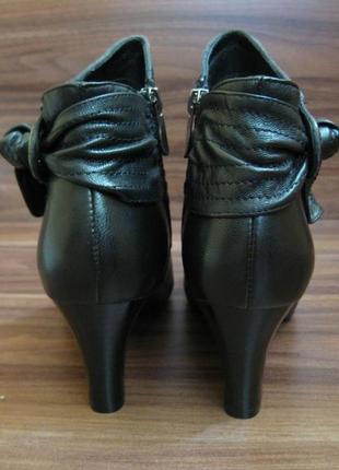 Жіночі чорні класичнi шкіряні черевики / півчобітки3 фото