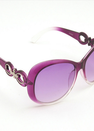 Жіночі сонцезахисні окуляри1 фото