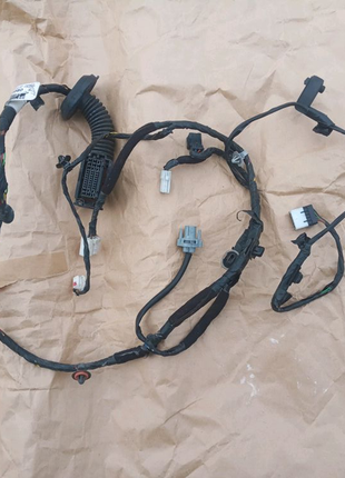 Проведення передніх правих дверей hyundai accent rb