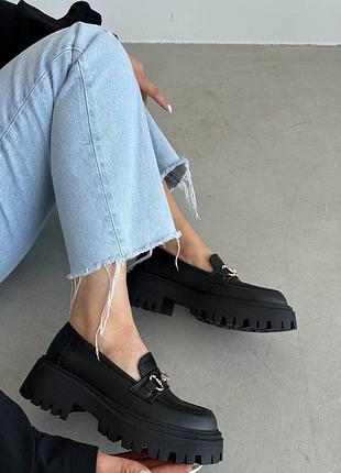 Женские черные кожаные стильные лоферы, туфли на толстой подошве