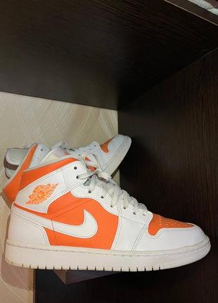 Кроссовки air jordan 1 mid se wmns white/orange3 фото