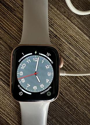 Apple le watch series 4 40mm gold aluminium pink sand