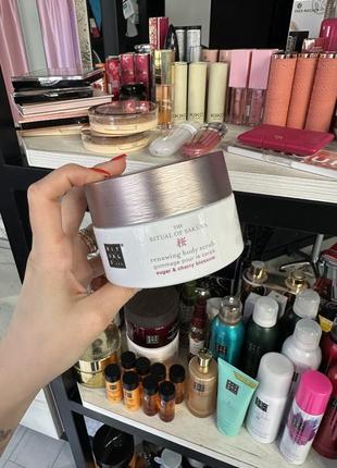 Пілінг для тіла rituals the ritual of sakura 300мл