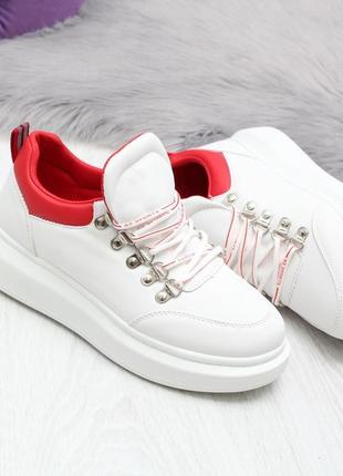 Жіночі кросівки в біло-червоному кольорі, екошкіра код 2498