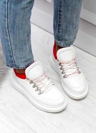 Жіночі кросівки в біло-червоному кольорі, екошкіра код 24986 фото
