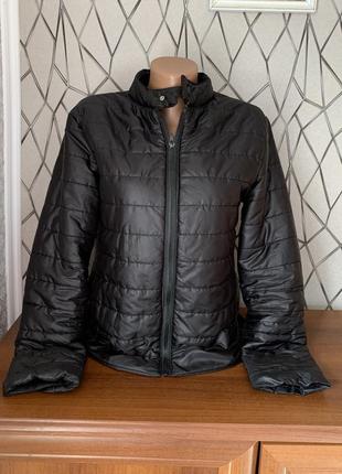 Куртка стеганая черного цвета размер s m осень весна