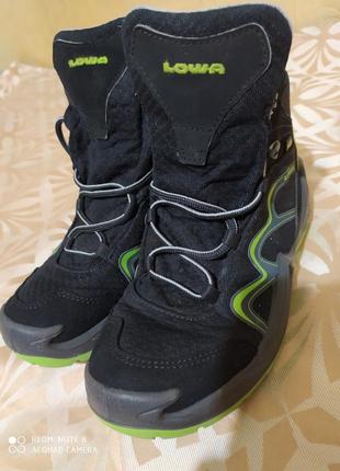 Жіночі зимові водонепроникні ультралегкі черевики lowa на gore-tex