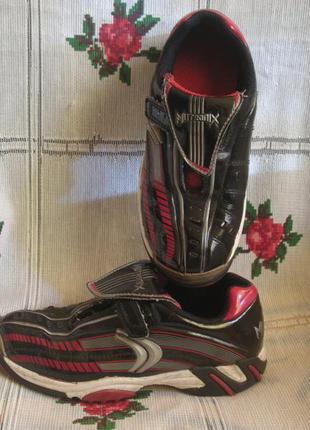 Супер кроссовки"mutronix"лакированные,стелька-19см.