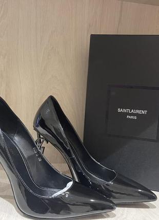 Черные лакированные туфли yves saint laurent