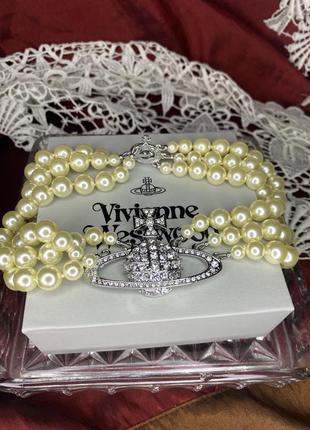 Vivienne westwood three row pearl bas relief choker