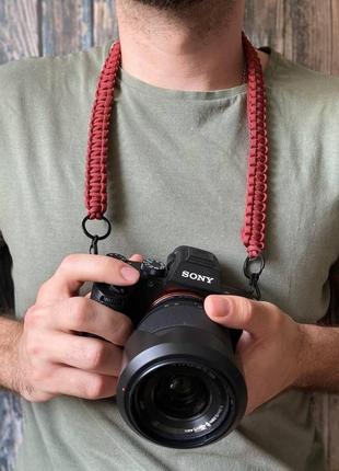 Ремень из паракорда для фото / видеокамер на шею или плечо, цвет изделия и карабина под заказ