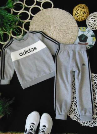 Крутезний спортивний костюм adidas