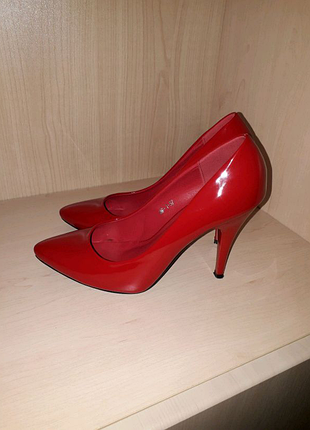 Класичні туфлі класичні червоні розмір 37