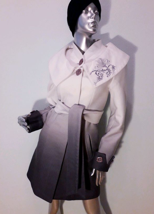 Кашемірове пальто жіноче з вишивкою градієнтний колір біле паль9 фото