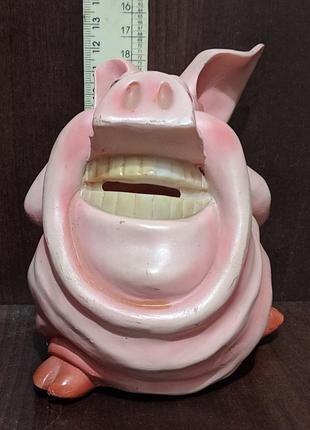 Оригінальний подарунок - розова керамічна свиня копилка.