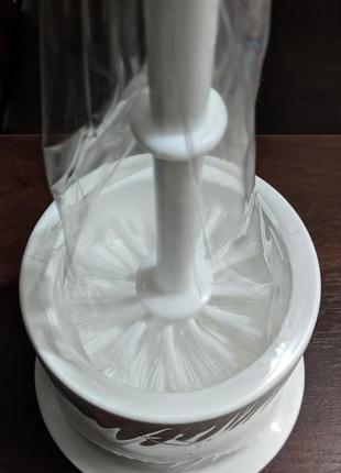 Новый запечатанный белый ёршик для унитаза с подставкой.5 фото