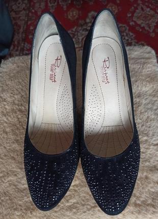 Туфлі respect дуже гарні натуральна замша