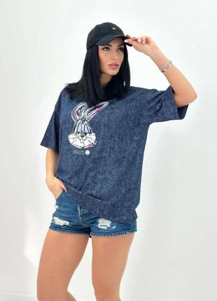 Жіноча футболка вільного фасону з принтом7 фото