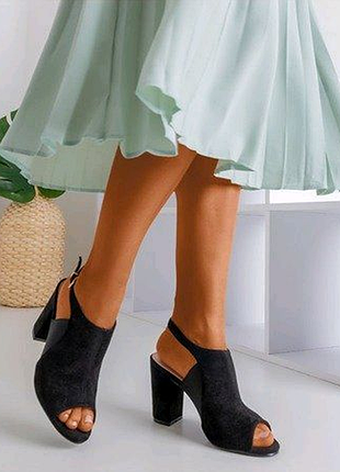 Жіночі босоніжки