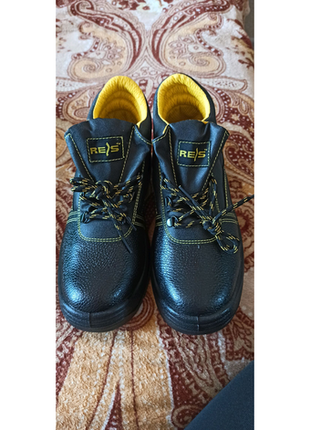 Захисні черевики, safety shoes1 фото