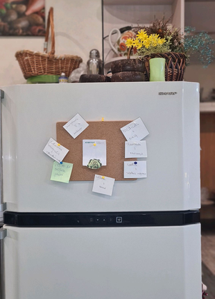 Пробкова дошка для нотаток на холодильник1 фото