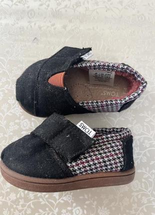 Дитячі мокасіни святкові туфлі нарядне взуття toms 19 , 5