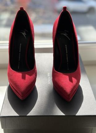 Замшевые туфли красного цвета miuseppe zanotti оригинал3 фото