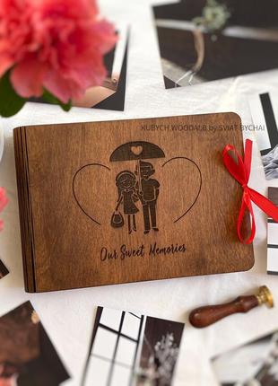 Дерев'яний фотоальбом для закоханих | оригінальний подарунок для дівчини, дружини на річницю весілля, знайомства код/артикул 1822 фото