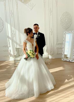 Весільня сукня з колекції 2021року