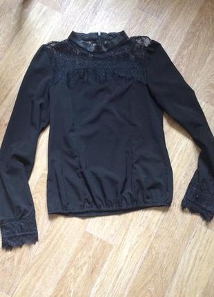 Шикарная чёрная блуза с кружевом