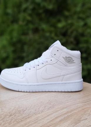 Nike air jordan 1 mid white