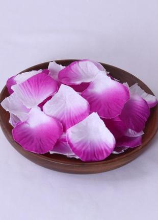 Искусственные лепестки роз 200 штук 50 на 50 мм бело-фиолетовый3 фото
