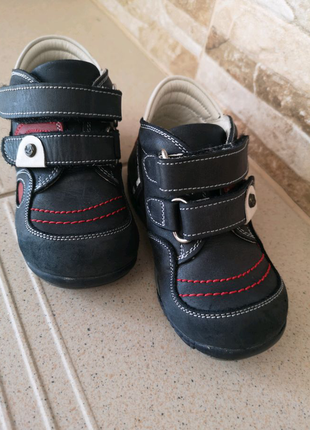 Ідеальна демісезонне взуття для малюка 20 р)3 фото