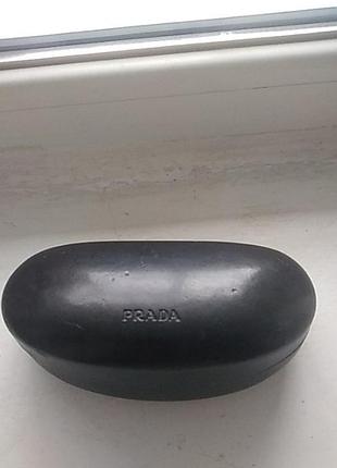 Футляр для окулярів prada.