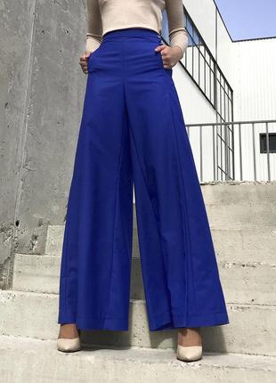 Яскраво-сині брюки палаццо ipants з високою талією та кишенями по боках