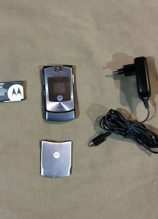 Продам motorola v3