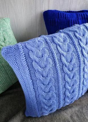 Диванная подушка (наволочка) вязаная голубая с геометрическим узором косы на пуговицах - 40*40 см3 фото