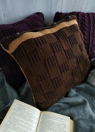 Диванная подушка (наволочка) вязаная двухсторонняя коричневая-бежевая на пуговицах - 40*40 см2 фото