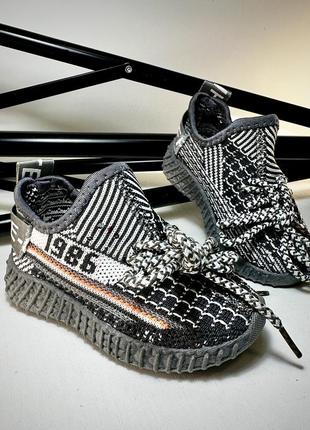 Кроссовки изи дышащие сетка как тапочки