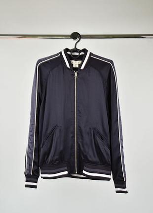 H&m женская ветровка бомбер с нашивкой цветами размер s