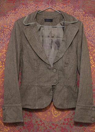 Короткий твидовый приталенный пиджак