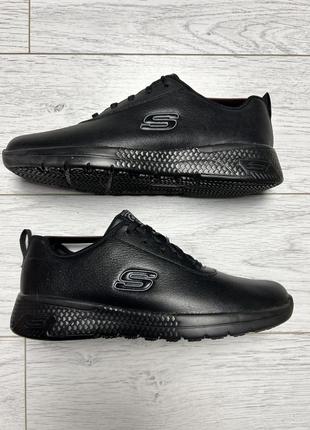 Шкіряні кросівки skechers  розмір по факту 40/25.5см