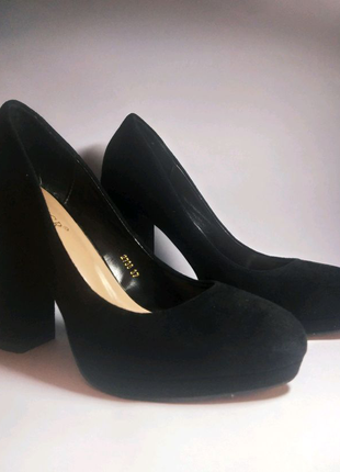 Чорні туфлі на високому каблуці (човники) / туфлі для свята2 фото