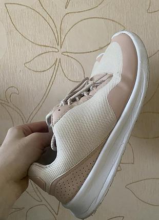 Кросівки