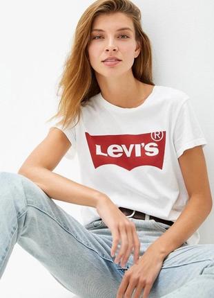 Белая футболка levi's levis