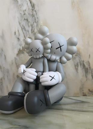 Kaws1 фото